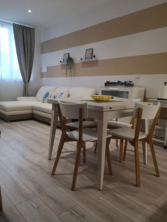La Casetta Al Mare Чивитанова-Марке Экстерьер фото
