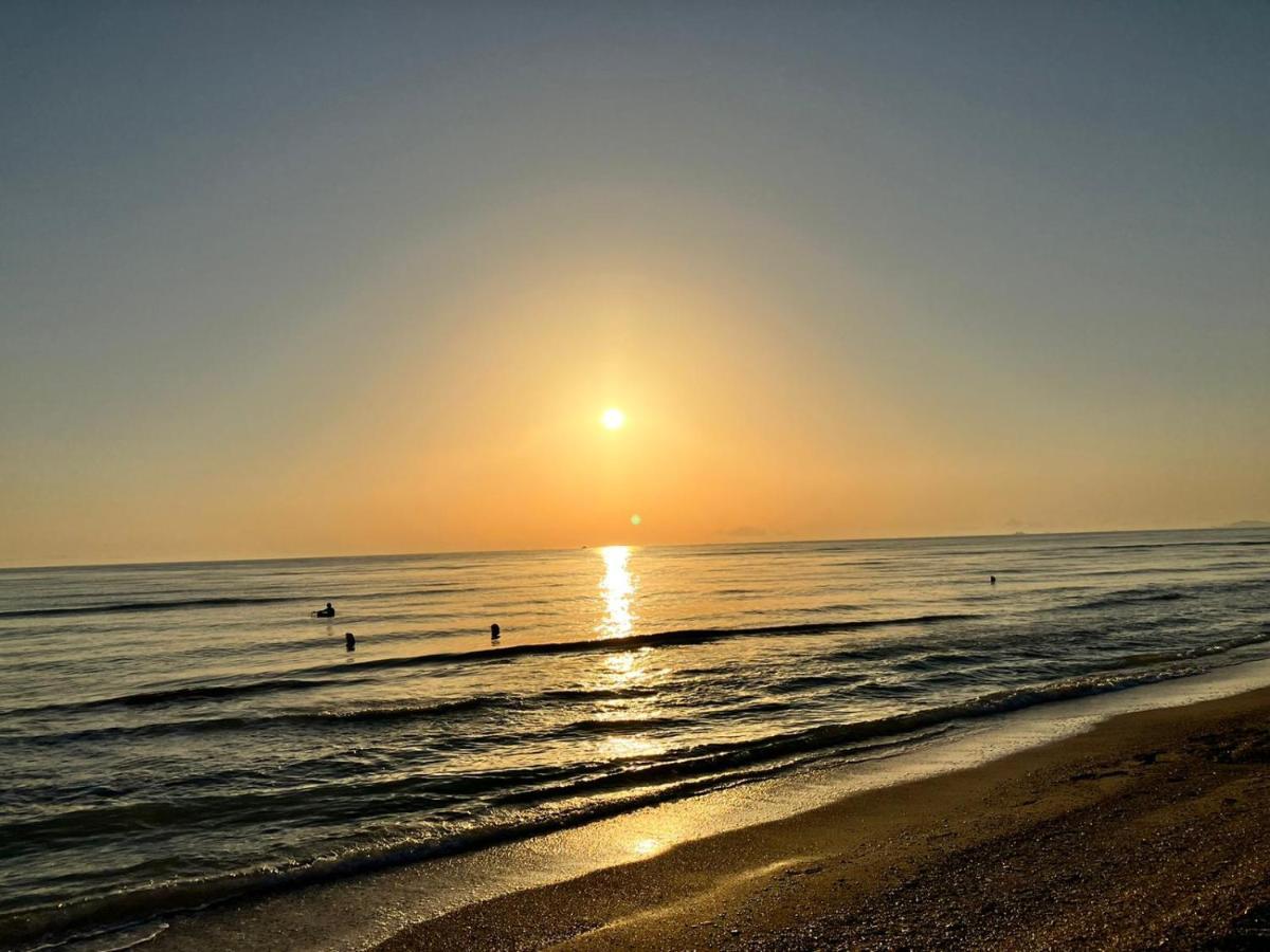 La Casetta Al Mare Чивитанова-Марке Экстерьер фото